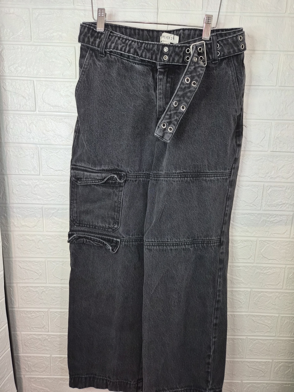 Y2K GrungeGoth flat back Jeans Size 26 RivetBelt wide leg 100% Cotton Forever 21